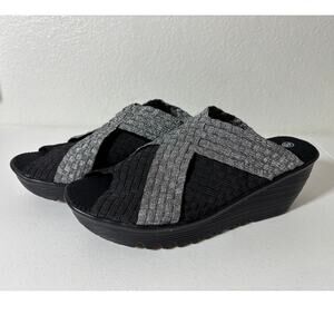 Bernie Mev NWOT Size 9 (EU 40) Bernadette Peep-Toe Woven Wedge Sandal